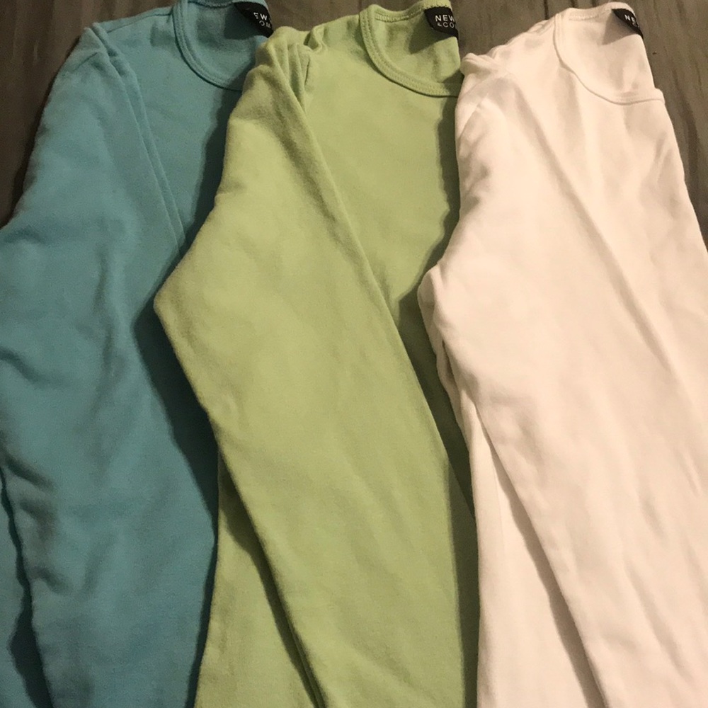 New York & Co Solid long sleeve tees